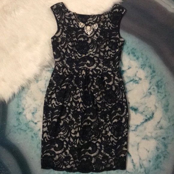 Eliza J Dresses & Skirts - ✨Eliza J Black Lace Cream Boatneck Sheath Dress 8